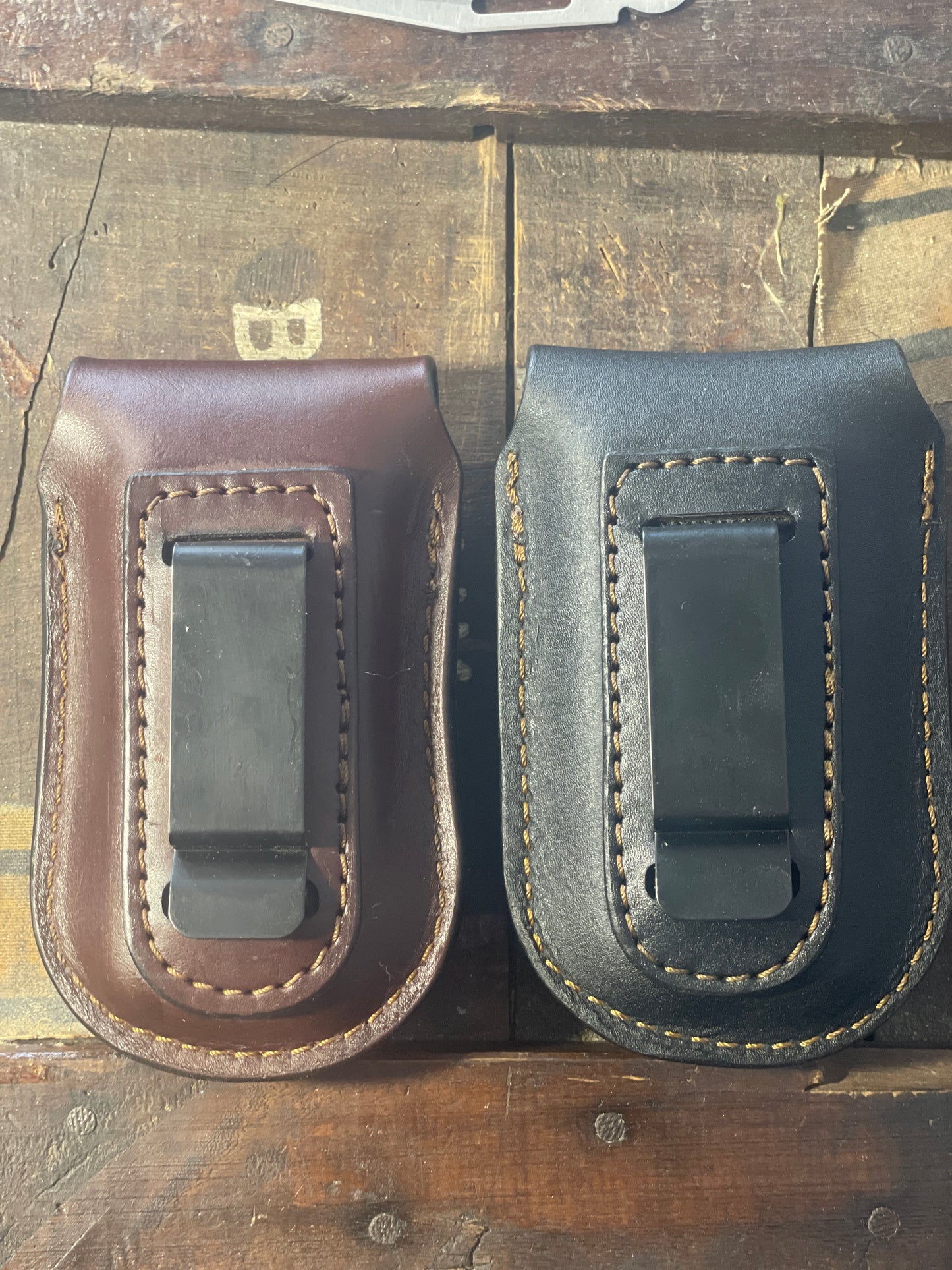 Vertical LEM® Leather pouch